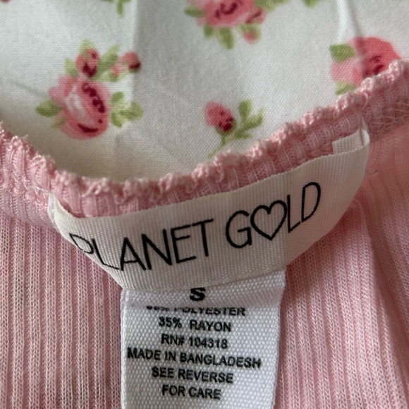 🍂PLANET GOLD robbed lettuce trim button top🍂 - Picture 2 of 3